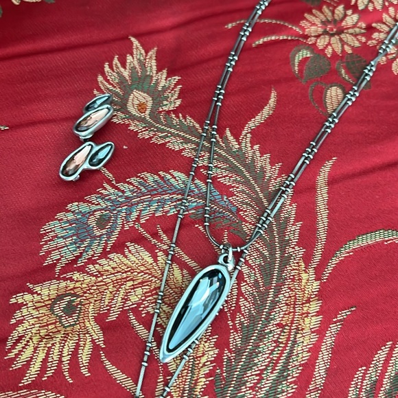 Double standards and smashing to boot! Fab double necklace by UNO de 50 🤗 - Picture 3 of 9